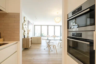 Elegante Wohnung mit seitlichem Meerblick