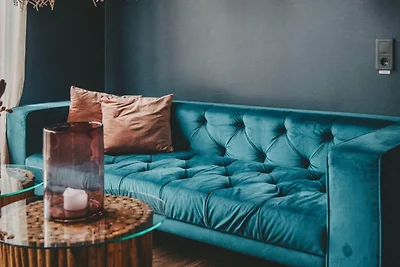 Uitnodigende hotelkamer met gratis ontbijt