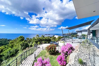 Villa a Bouillante con piscina a sfioro