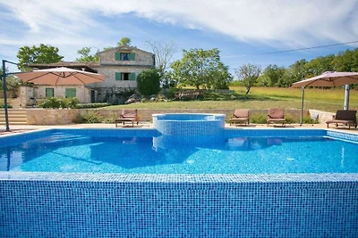 Villa in Vižinada mit Schwimmbecken