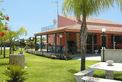 Casa vacanze con piscina privata, Siracusa
