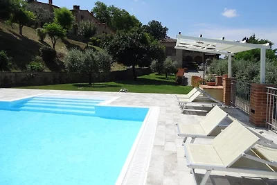 Wohnung in Volterra mit Garten