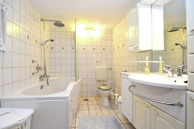 Malerisches Ferienhaus in Waldnähe