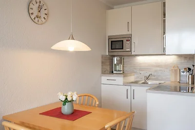 Jasny i przytulny apartament wakacyjny z balk...