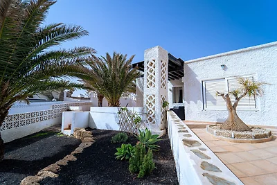Attraente casa vacanze con piscina all'aperto