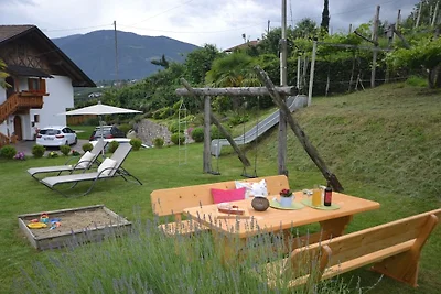 Appartamento per vacanze a Kuens con barbecue