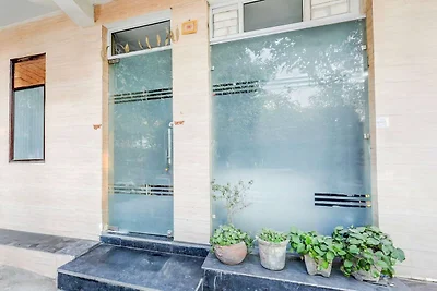 Hotel O Sector 25 nabij Iskcon-tempel