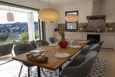 Ferienhaus in Vence mit Schwimmbecken