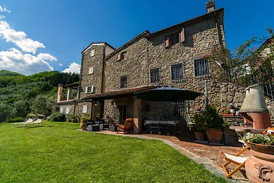 Schönes Ferienhaus nahe See in Lizzanello