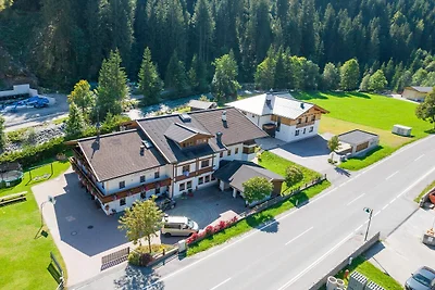 Drewniany dom blisko wyciągu Saalbach