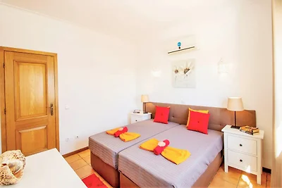 Villa mit 3 Zimmern und Garten