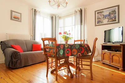 Elegantes Ferienhaus mit Garten