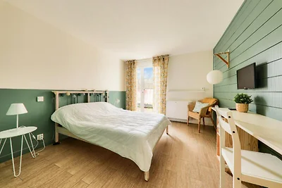 Apartment am Fluss Pénérf mit Pool