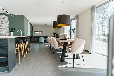 Luxuriöses Haus mit einem schönen Außenbereic...