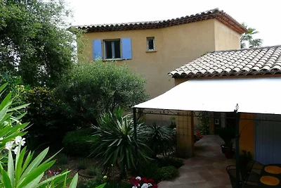Ferienhaus in Cogolin mit Schwimmbecken