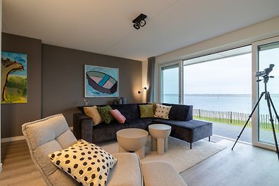 Modernes Apartment mit Hafenblick