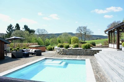Villa in Trois Ponts met jacuzzi, sauna en...