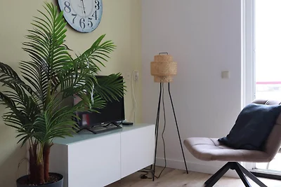 Apartment am Wasser mit Balkon