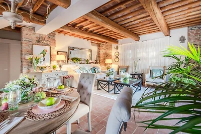 Villa in Lucca met wijngaard en uitzicht