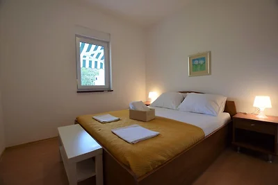 Nicht freistehendes Haus mit privater Terrass...