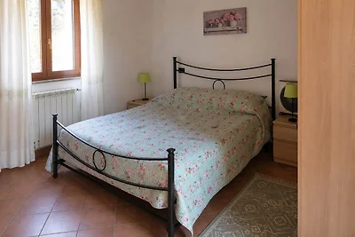 Incantevole casale in pietra in stile toscano...