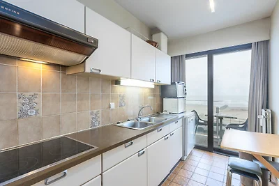Licht appartement met keuken
