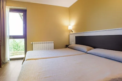Moderne Wohnung in Parres mit Garten