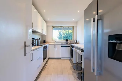 3-Zimmer-Apartment mit Meerblick und Pool – C...