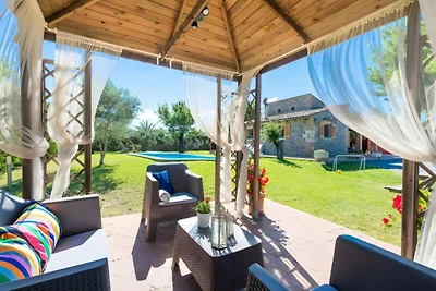 Haus in Alcúdia mit Pool und Garten