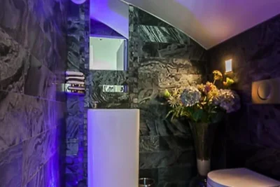 Villa in Juan-les-Pins mit Pool und Whirlpool