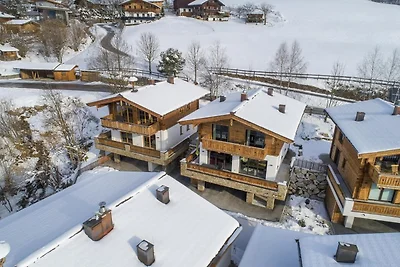 Chalet in Neukirchen bij Skilift & Sauna