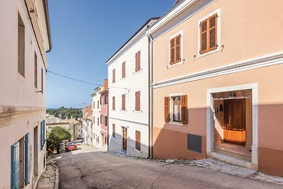 Rustikales Ferienhaus in Vrsar mit Garten