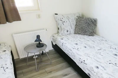 Vakantiehuis in Biddinghuizen met terras