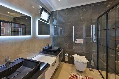 Villa in Kalkan mit Schwimmbecken