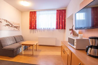 Vakantieappartement in Fügen met zwembad