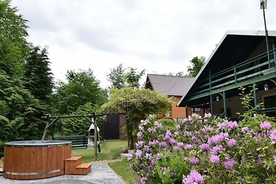 Ferienhaus mit Whirlpool in Zakowo