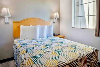 Studio 6 Bakersfield_1 Queen Bed | Nmsk,