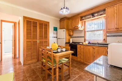 Ruime villa in Alcúdia met zwembad