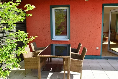 Vakantiehuis met groot terras aan het water