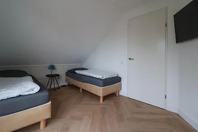 Eleganter Bungalow am Wasser für 6 Personen