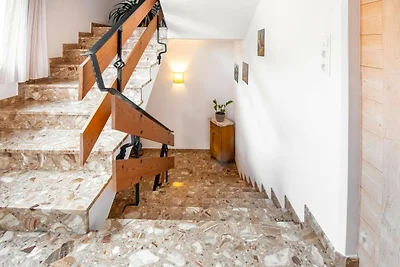 Chalet con terrazza panoramica a Zell am...