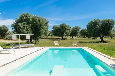 Villa Aura d'Olivo / UTNZ