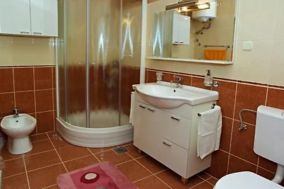 Menego Lodge Bol - Holiday Home with Terrace