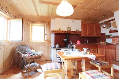 Hervorragende Berghütte aus Holz zwischen Ven...