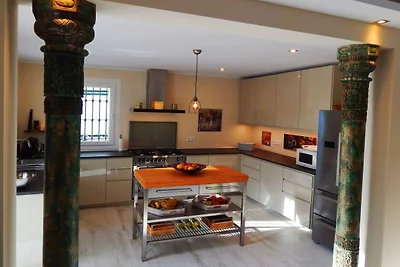 Villa with 6 bedrooms