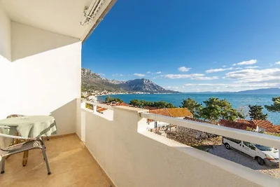 One bedroom apartment with sea view 1