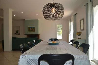 Ferienhaus mit großem Garten und Pool