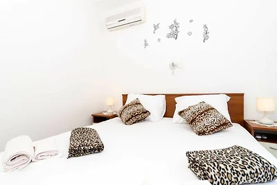 Guest House Daniela - Double Room with Balcon...