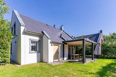 Villa mit Sauna, Sprudelbad und Veranda