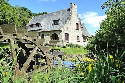 Ehemalige Mühle am malerischen Fluss Aulne-eh...